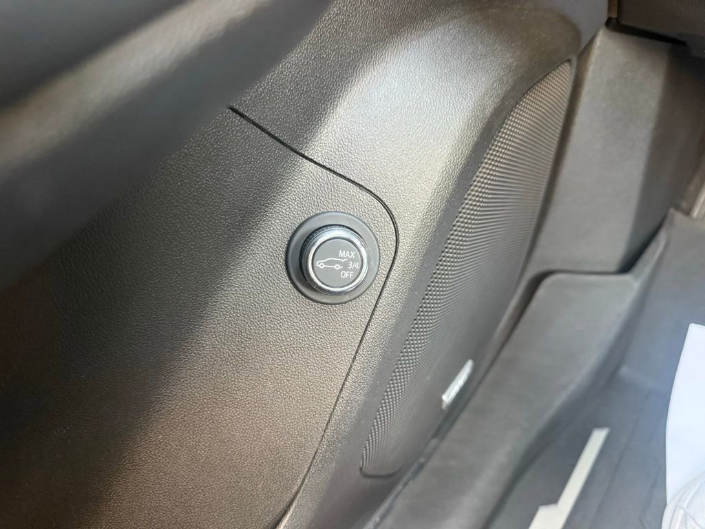 Used 2022 GMC Acadia SLT w/ Elevation Edition AWD/4WD image 13