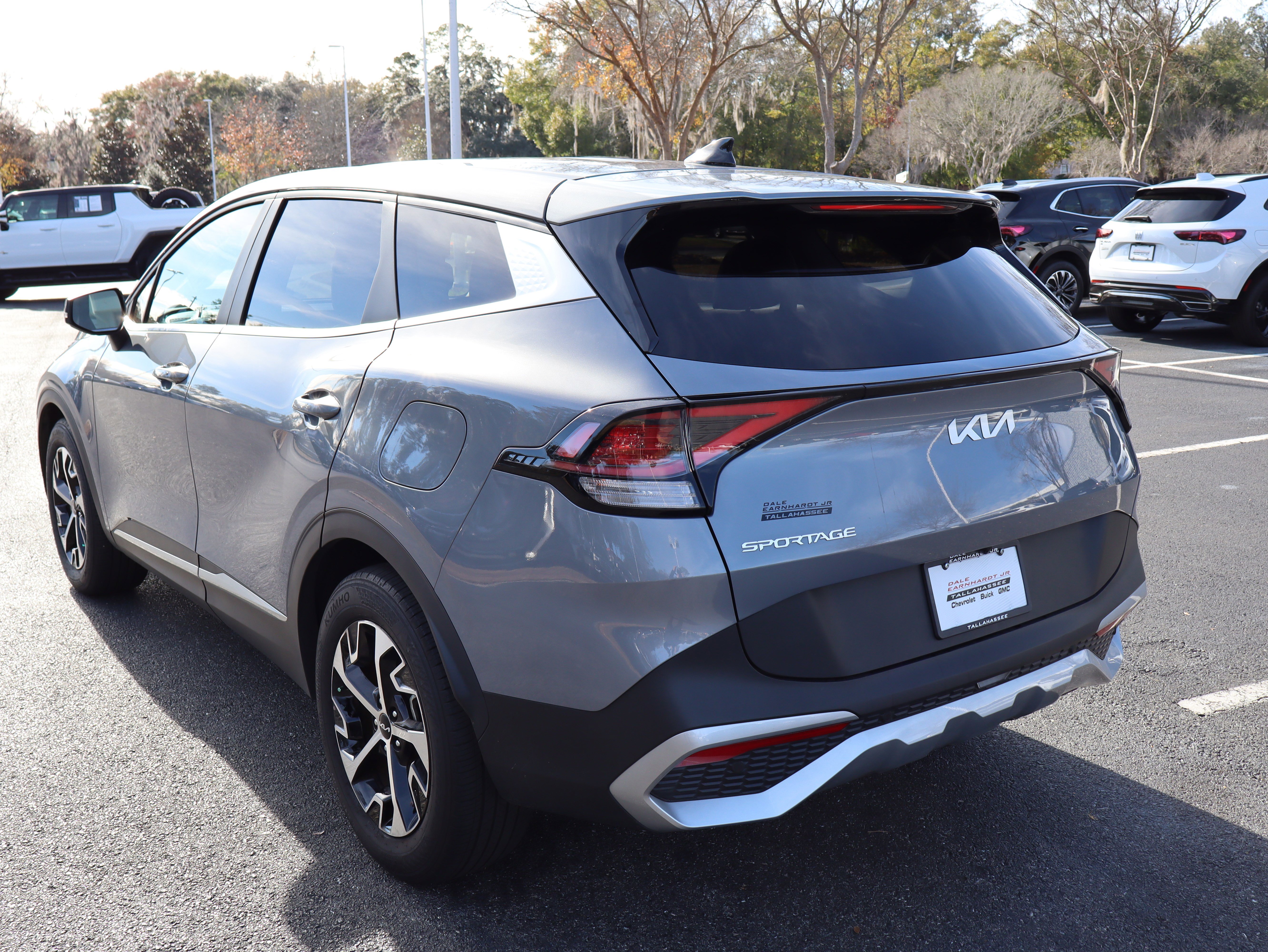 Used 2023 Kia Sportage EX image 7