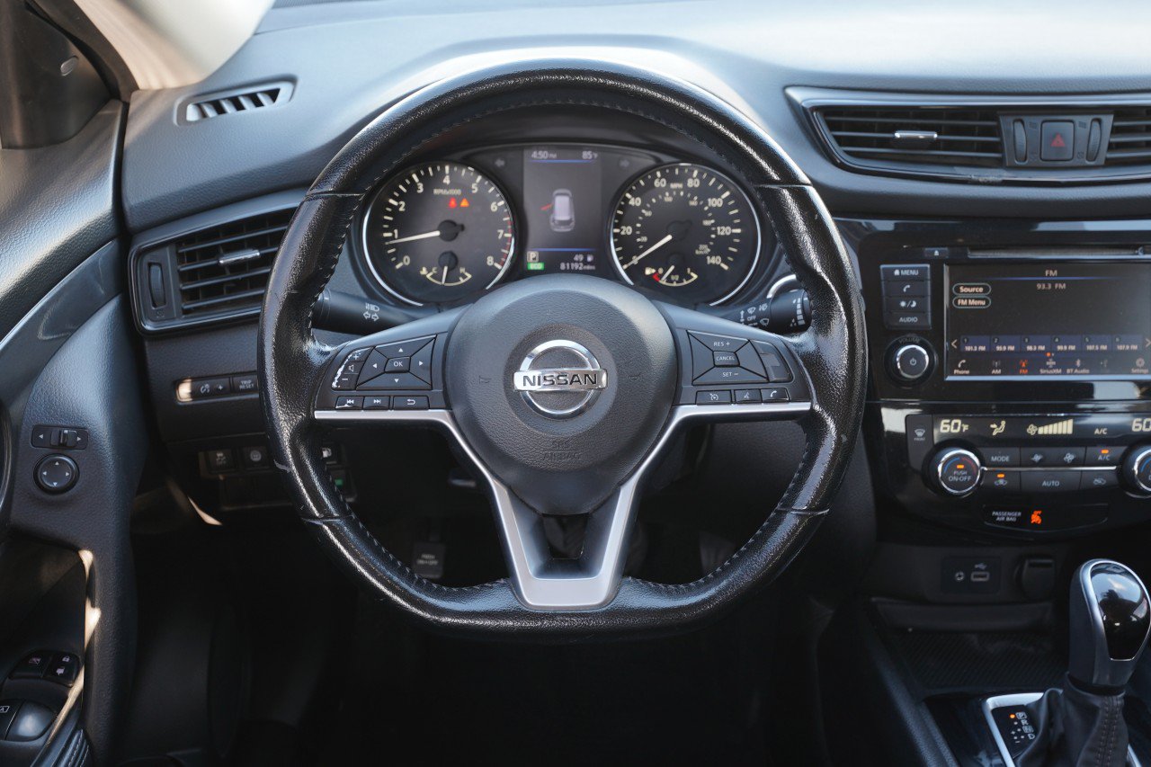Used 2020 Nissan Rogue SV FWD image 10