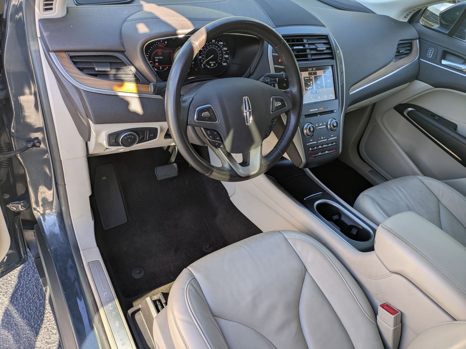 Used 2019 Lincoln MKC Select w/ Select Plus Package image 9