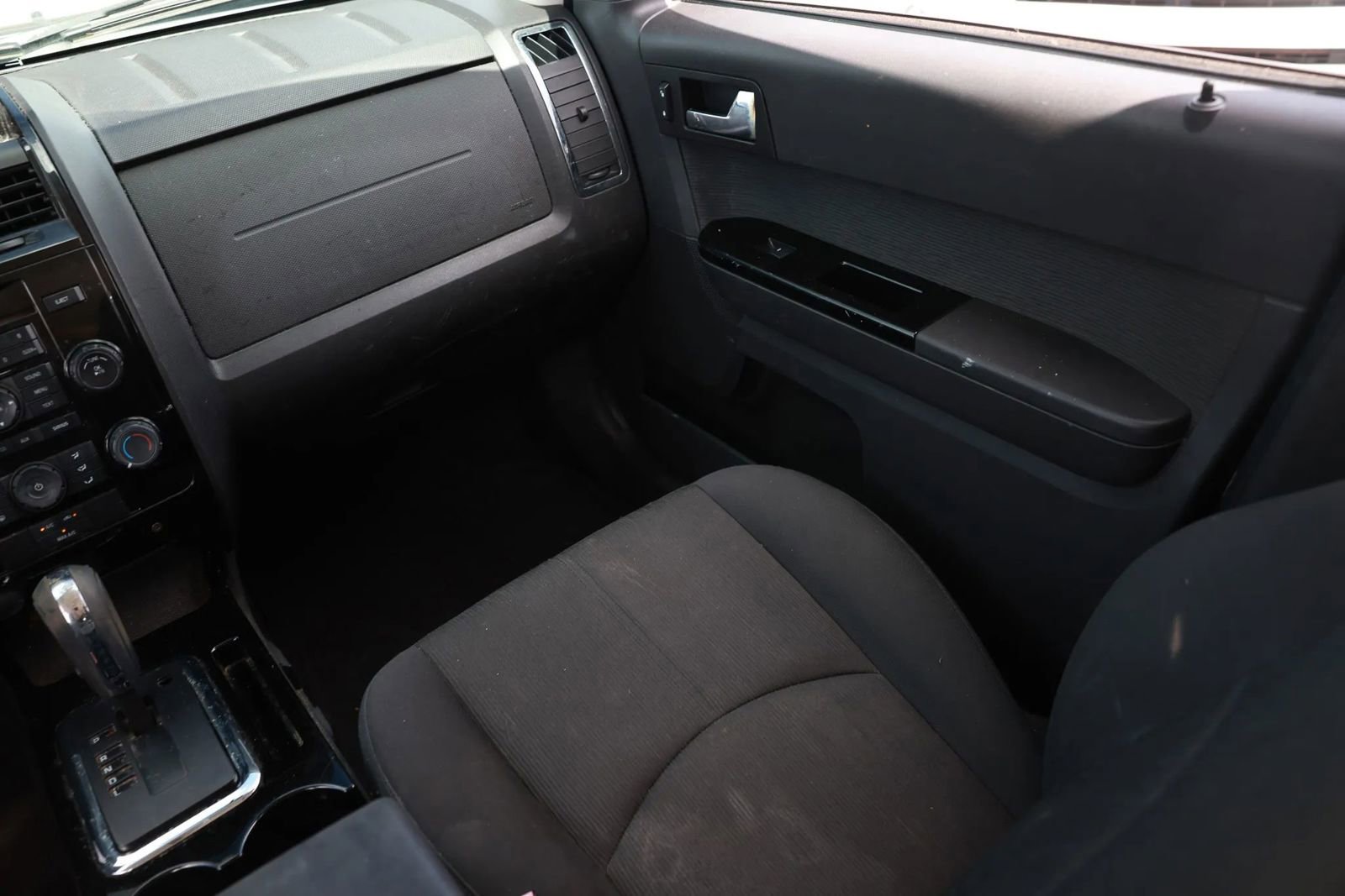 Used 2010 MAZDA Tribute i Sport image 14