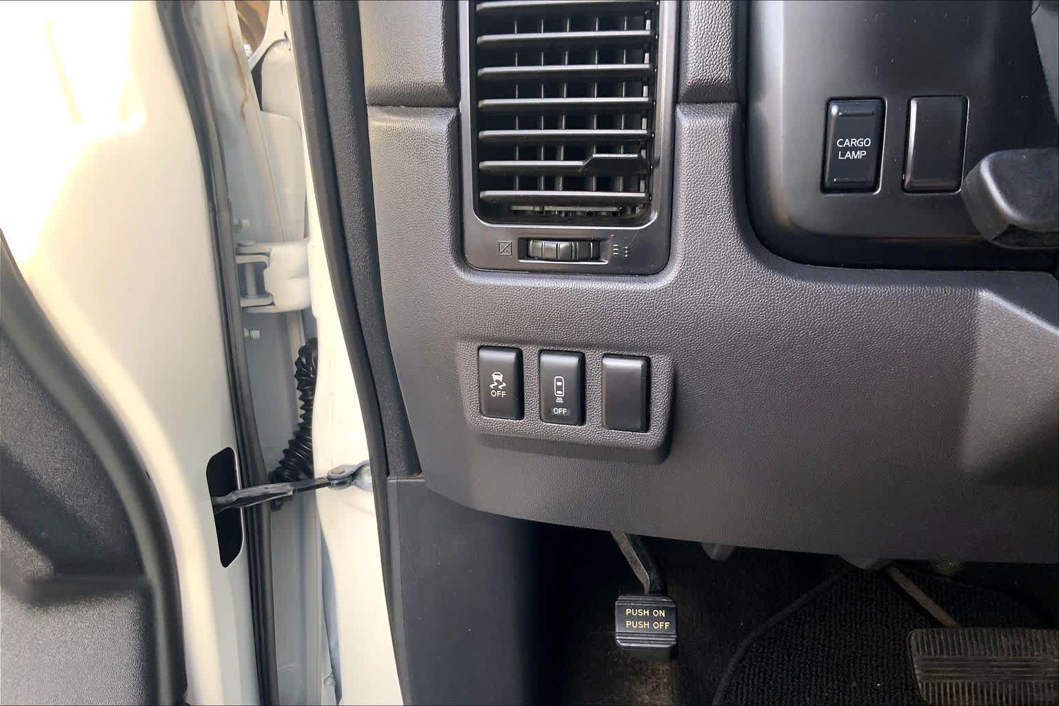 Used 2014 Nissan Titan SV w/ SV Value Truck Package RWD image 36
