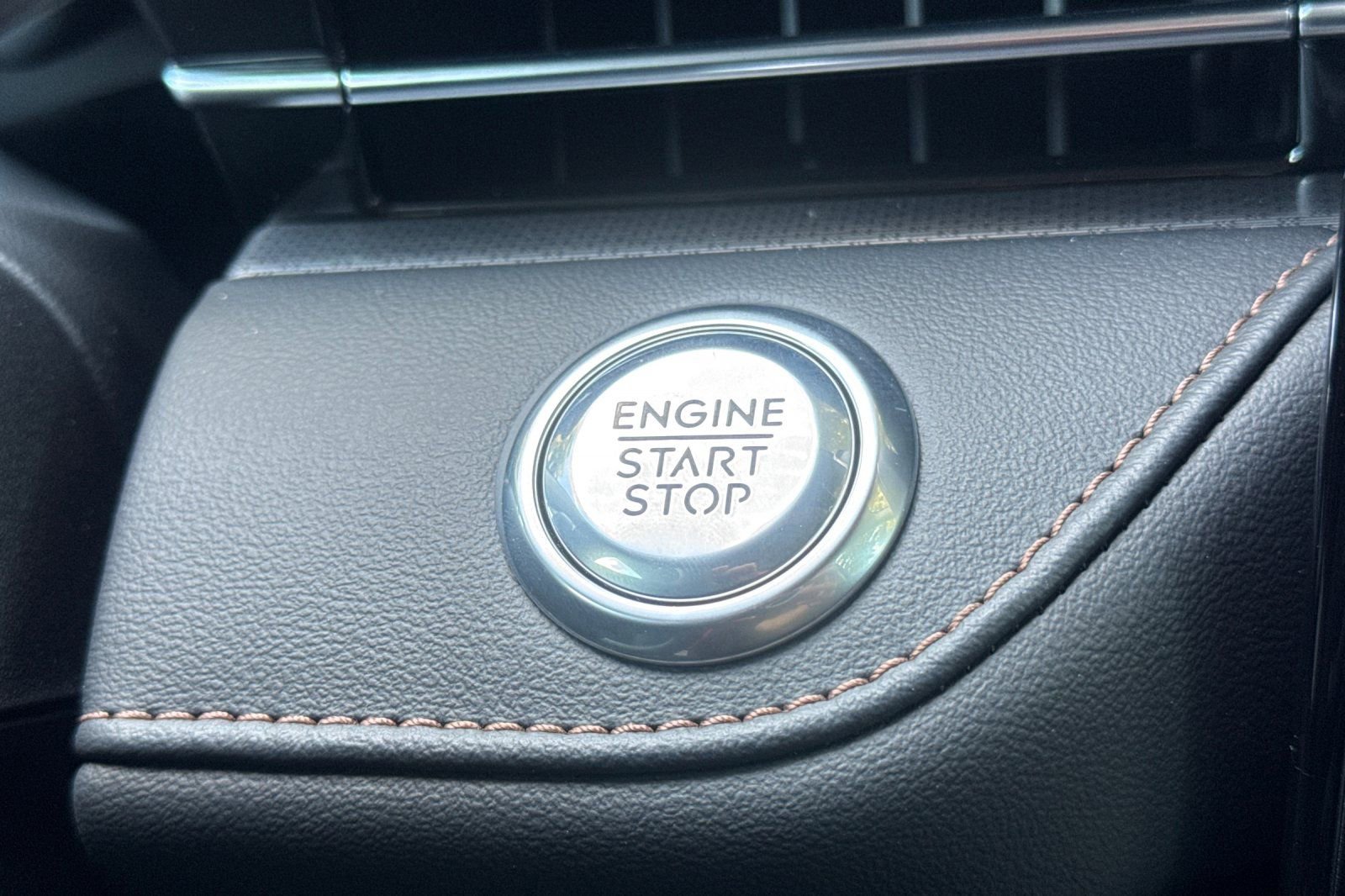 New 2026 Lincoln Nautilus Premier image 21