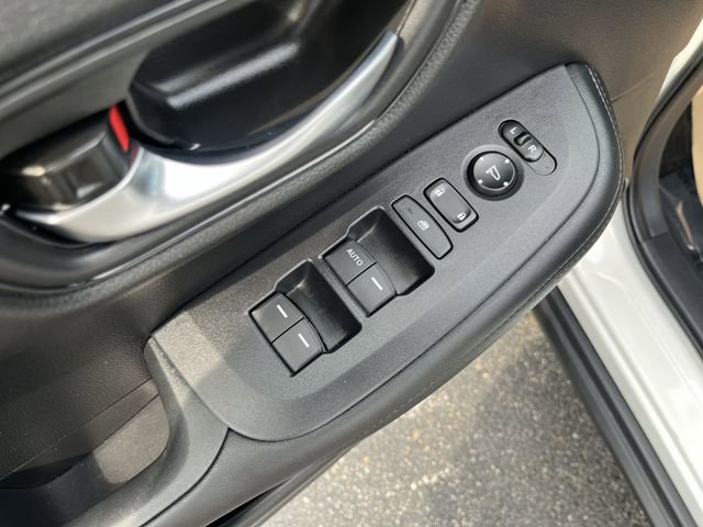 Used 2025 Honda HR-V LX image 17