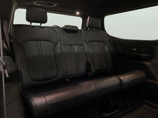 Used 2024 Jeep Wagoneer Series II w/ Premium Group I AWD/4WD image 23