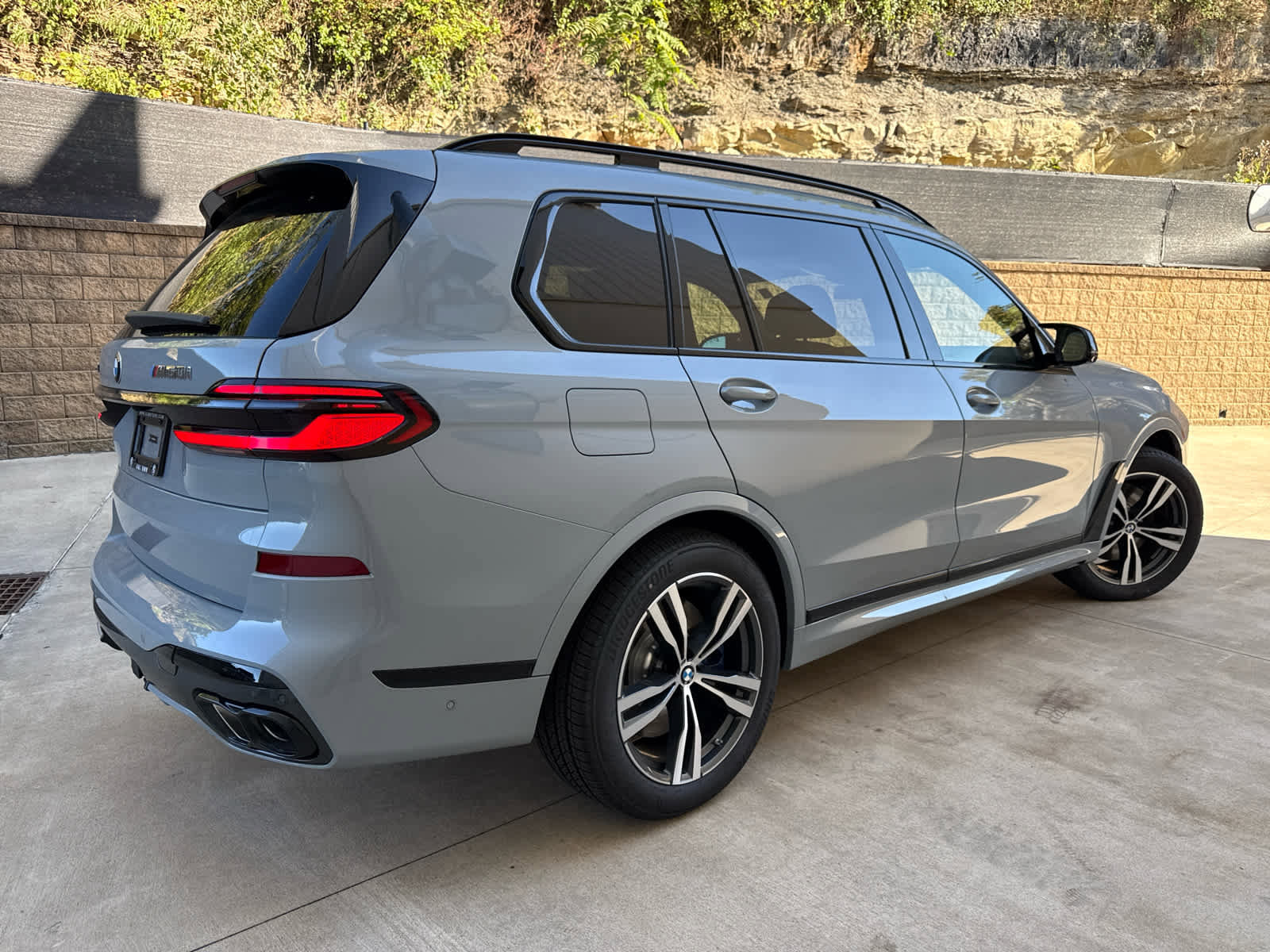 New 2026 BMW X7 M60i w/ Executive Package image 3