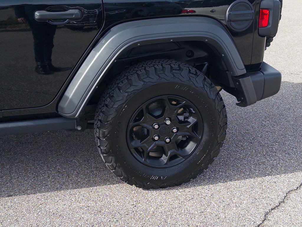 Used 2023 Jeep Wrangler Willys 4xe w/ Sun & Screen Package image 4