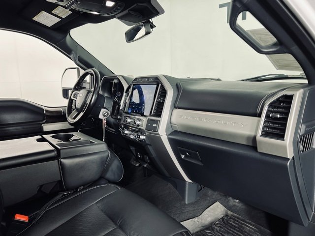 Used 2022 Ford F350 Lariat w/ Chrome Package image 18
