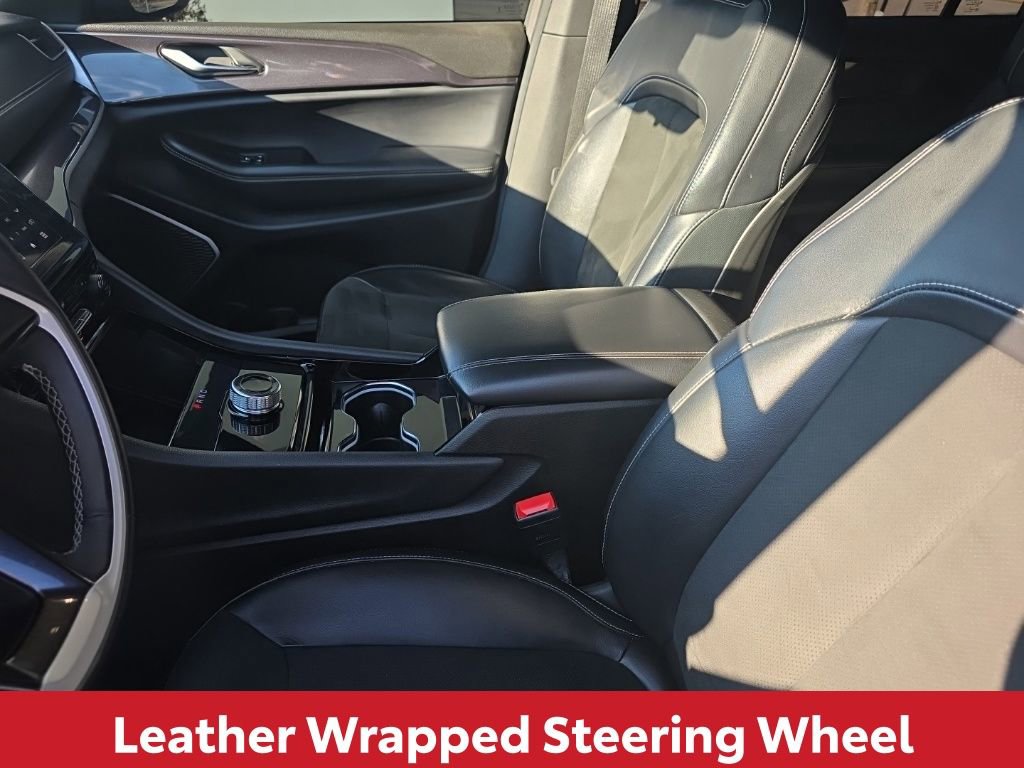 Used 2021 Jeep Grand Cherokee L Laredo image 21