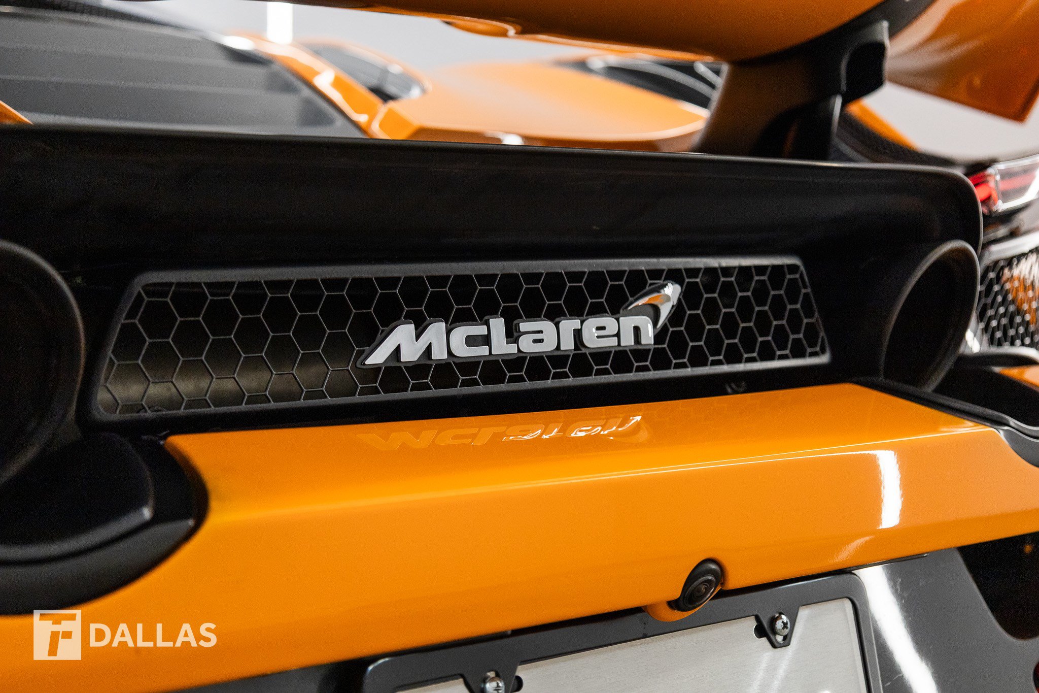 Used 2019 McLaren 720S RWD image 23