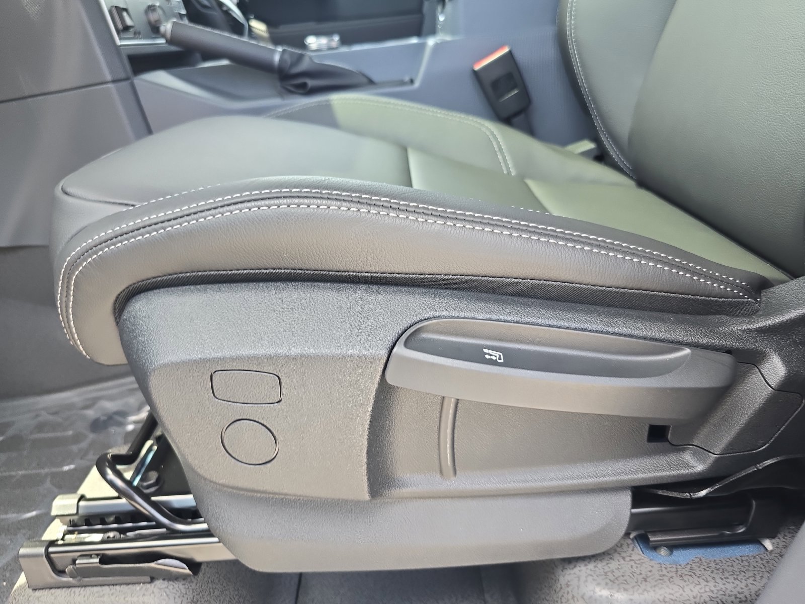 New 2026 INEOS Grenadier Station Wagon AWD/4WD image 17