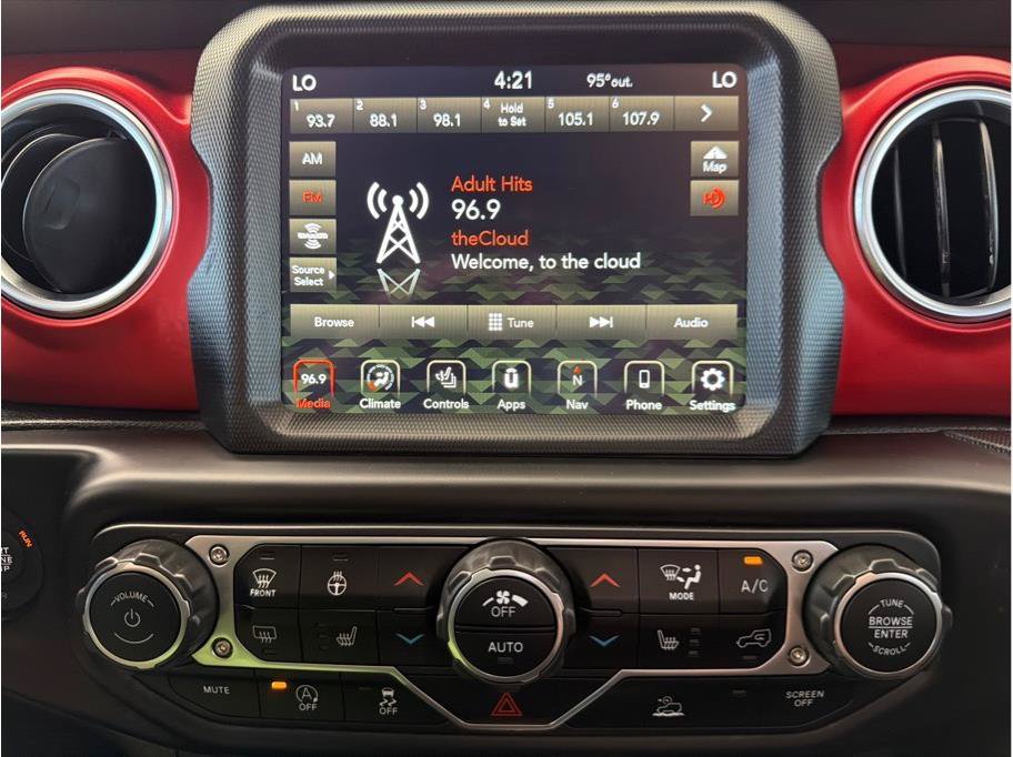 Used 2022 Jeep Gladiator Rubicon w/ Cold Weather Group AWD/4WD image 20