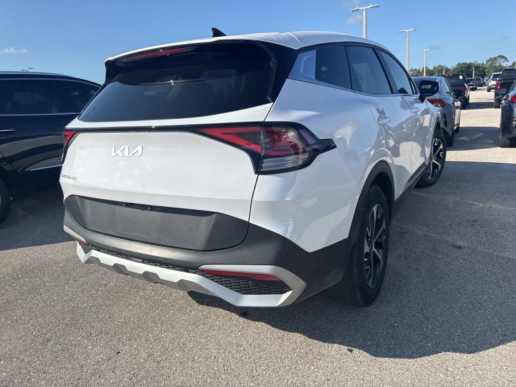 Used 2023 Kia Sportage EX FWD image 3