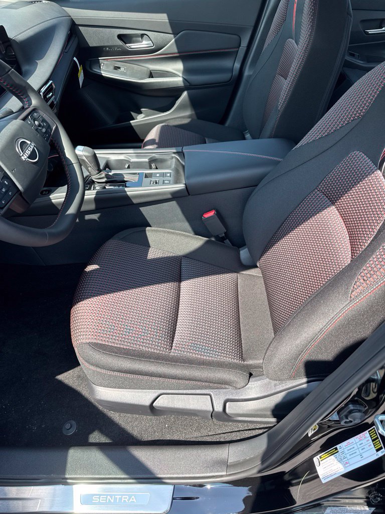 New 2026 Nissan Sentra SR w/ Floor Mat Package FWD image 9