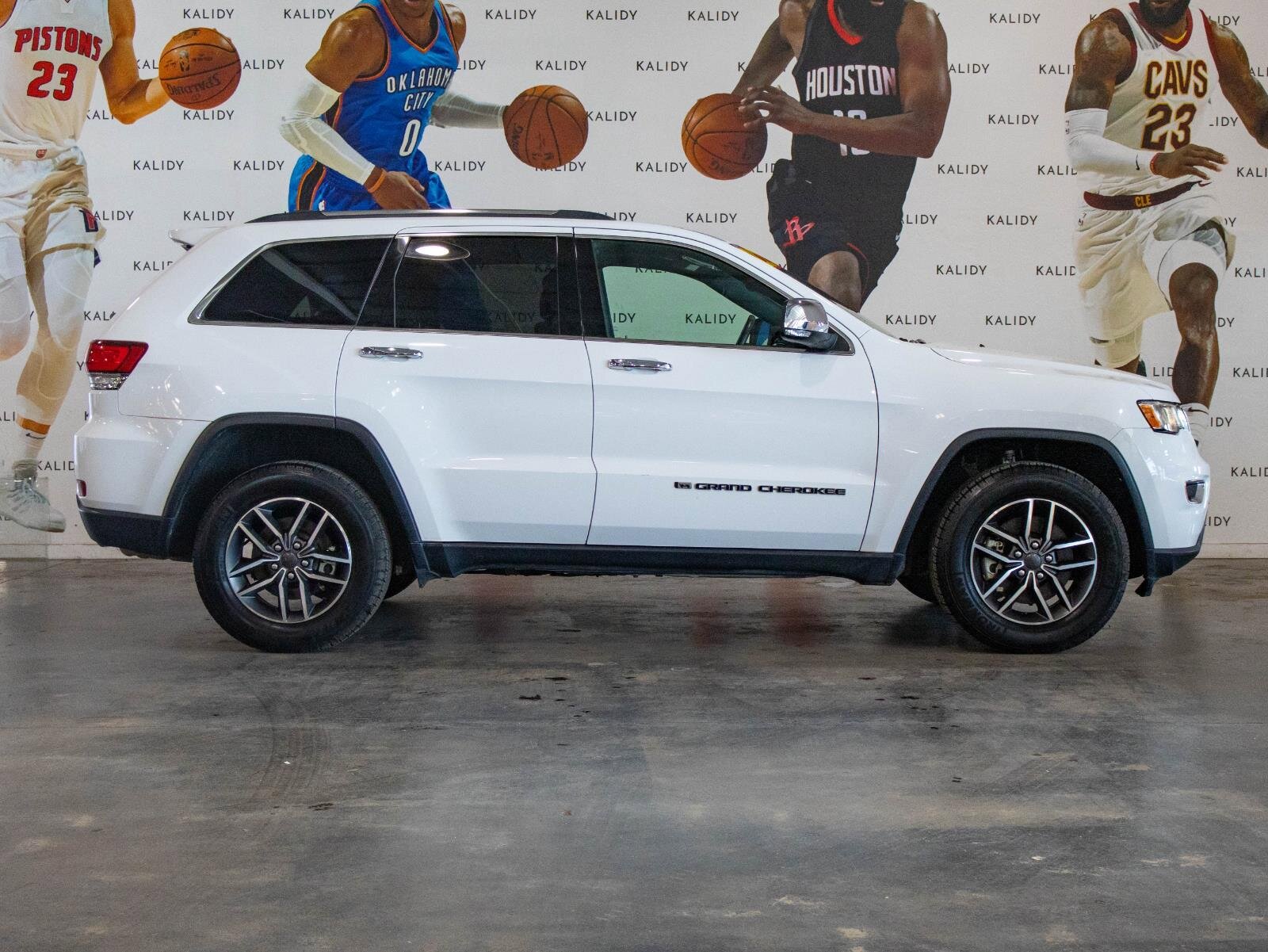 Used 2022 Jeep Grand Cherokee Limited image 19