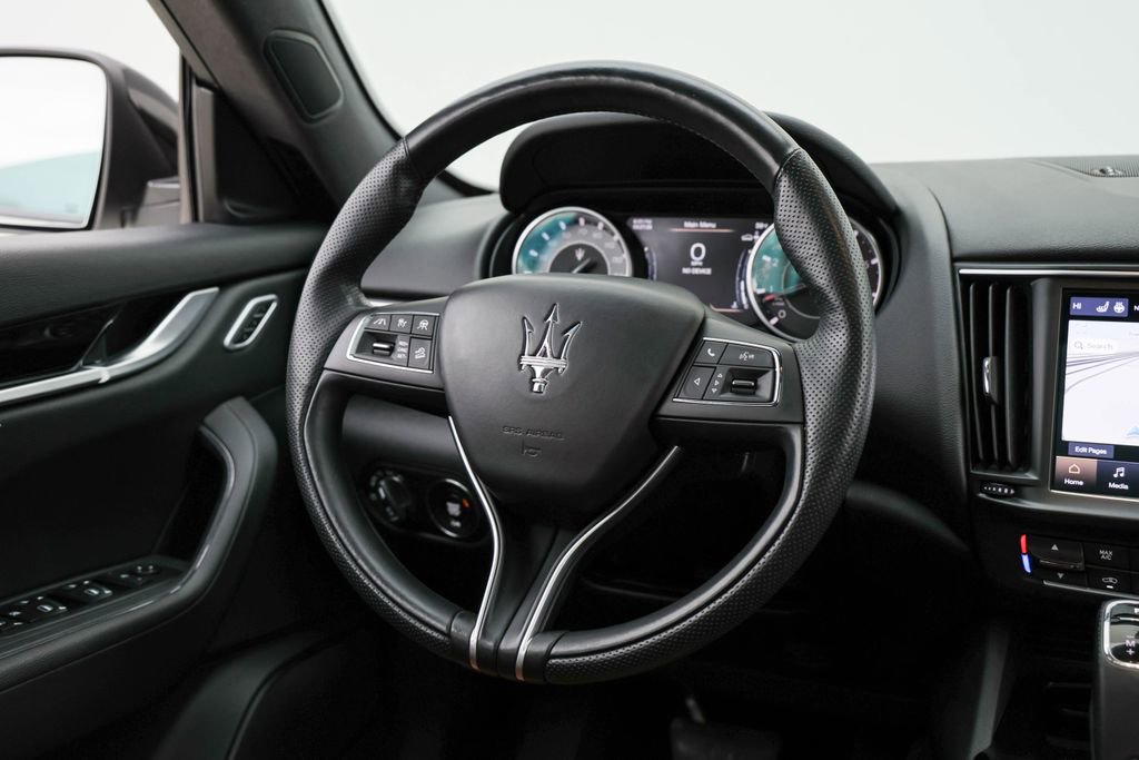 Used 2021 Maserati Levante image 32
