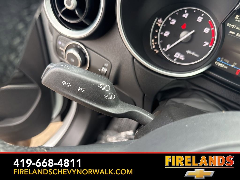 Used 2022 Alfa Romeo Stelvio Ti image 7