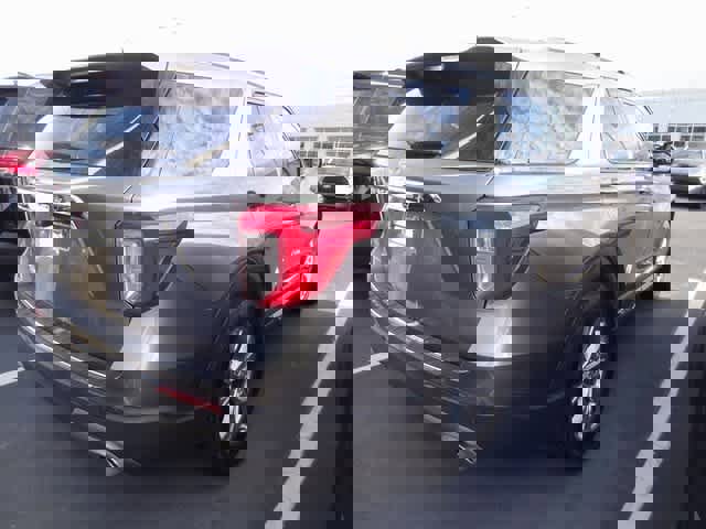 Used 2022 Ford Explorer Limited w/ Equipment Group 301A image 4