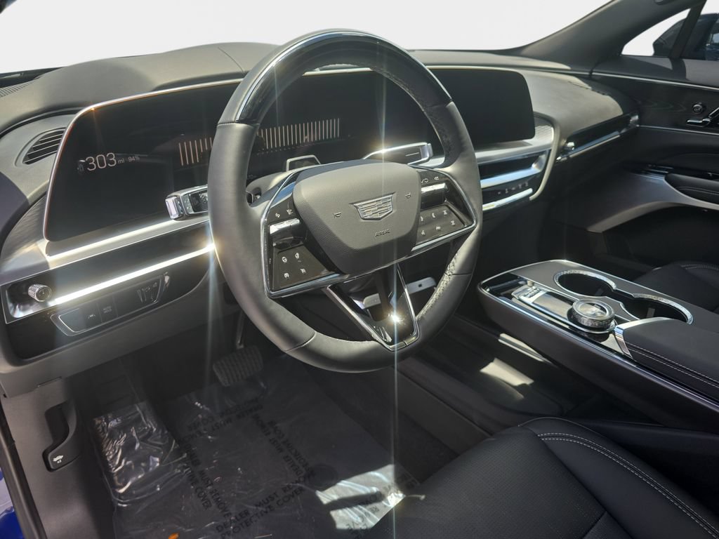 Used 2026 Cadillac Lyriq Signature Sport AWD/4WD image 25
