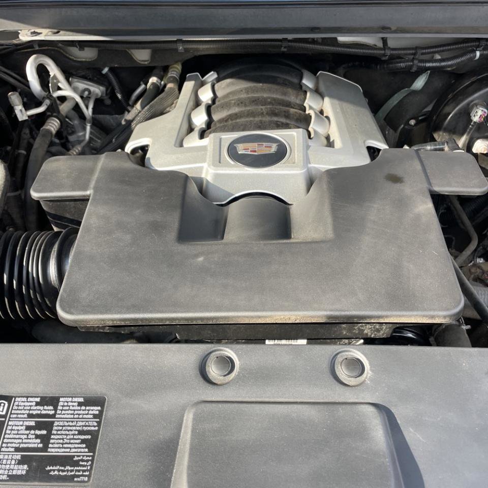 Used 2019 Cadillac Escalade Premium Luxury image 30