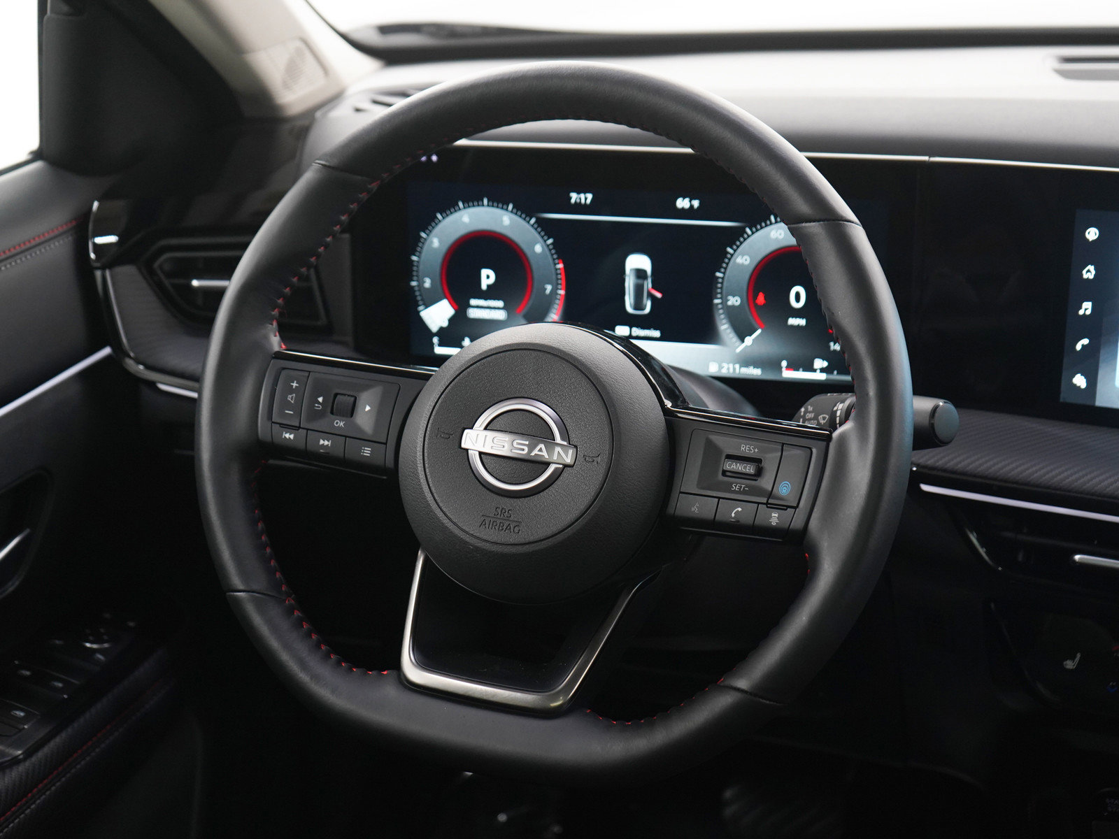 Used 2025 Nissan Kicks SR w/ SR Premium Package AWD/4WD image 14