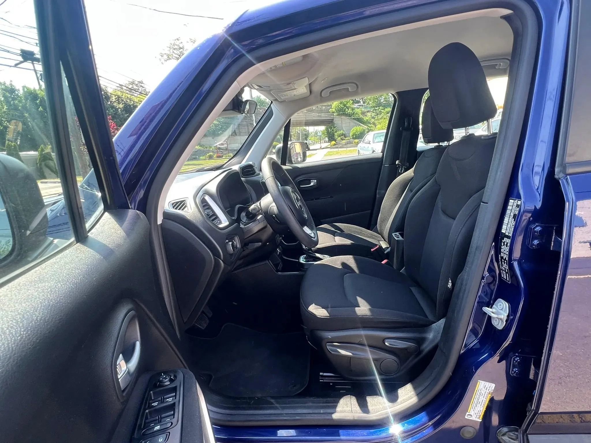 Used 2021 Jeep Renegade Sport FWD image 25