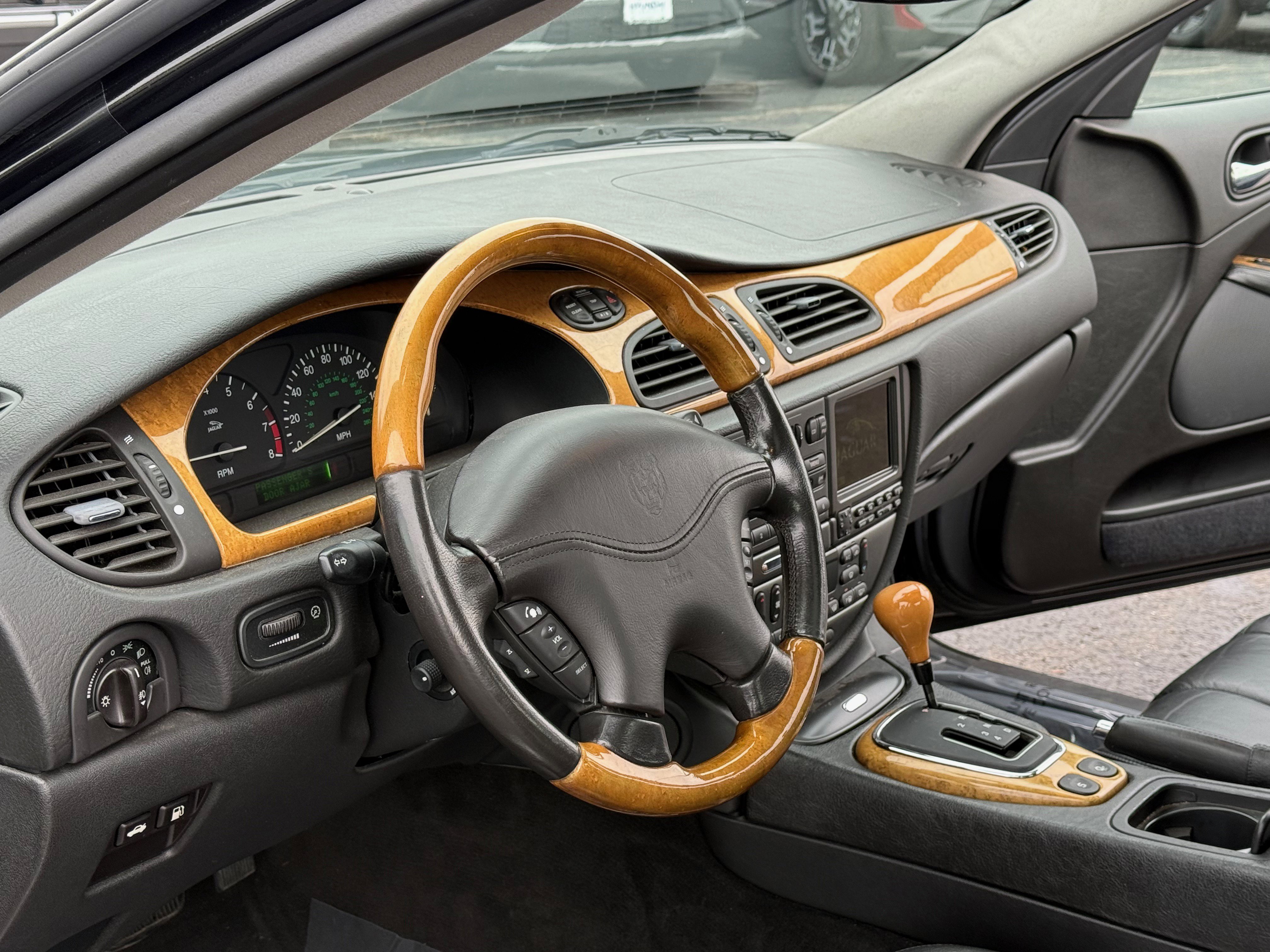 Used 2001 Jaguar S-TYPE 4.0 image 4