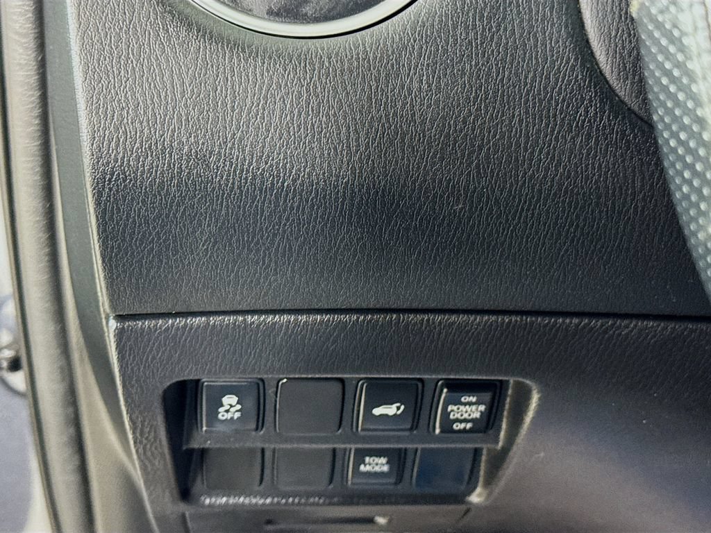 Used 2013 Nissan Pathfinder SL FWD image 12