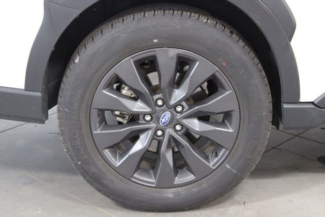 Used 2025 Subaru Outback Onyx Edition AWD/4WD image 13