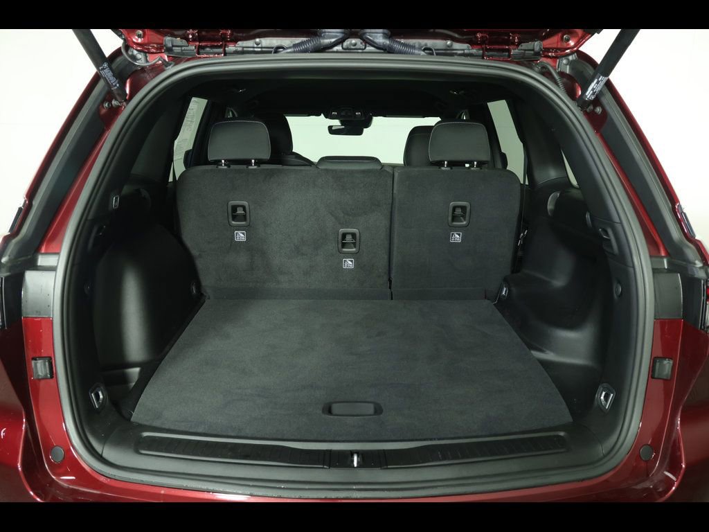 Used 2025 Jeep Grand Cherokee Laredo w/ Luxury Tech Group I image 13