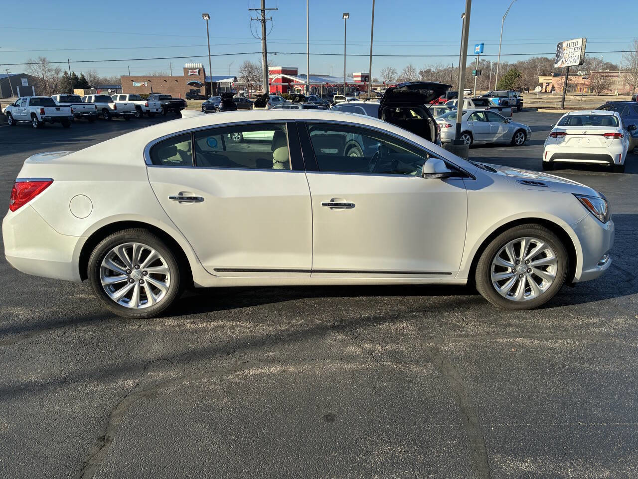 Used 2015 Buick LaCrosse Leather image 2