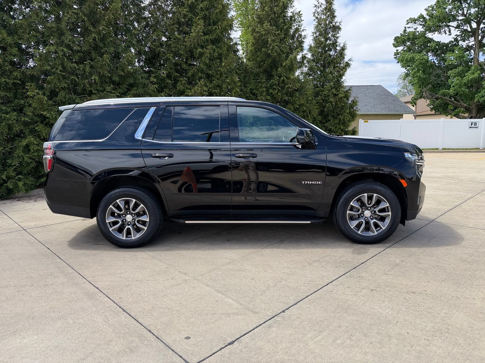 Used 2022 Chevrolet Tahoe LT w/ LT Signature Plus Package AWD/4WD image 12