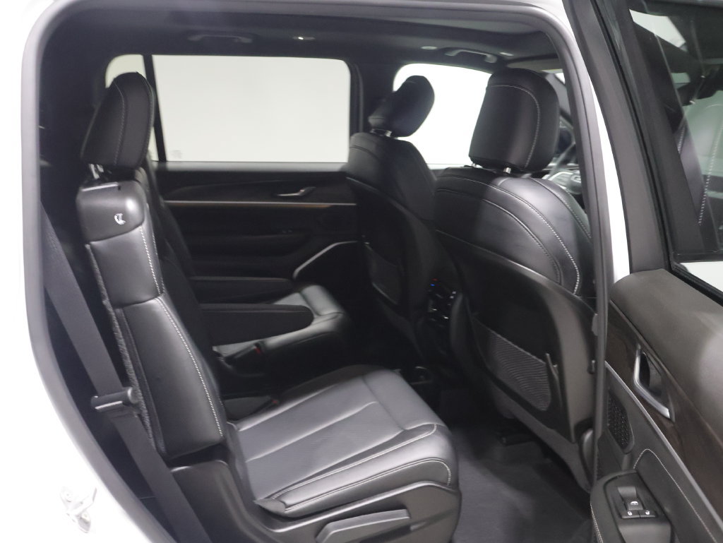 Certified 2026 Jeep Grand Cherokee L Limited AWD/4WD image 21