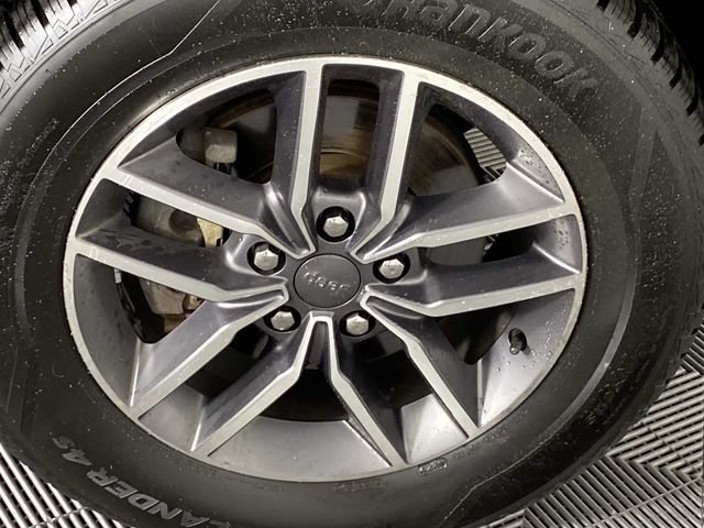 Used 2020 Jeep Grand Cherokee Limited AWD/4WD image 30