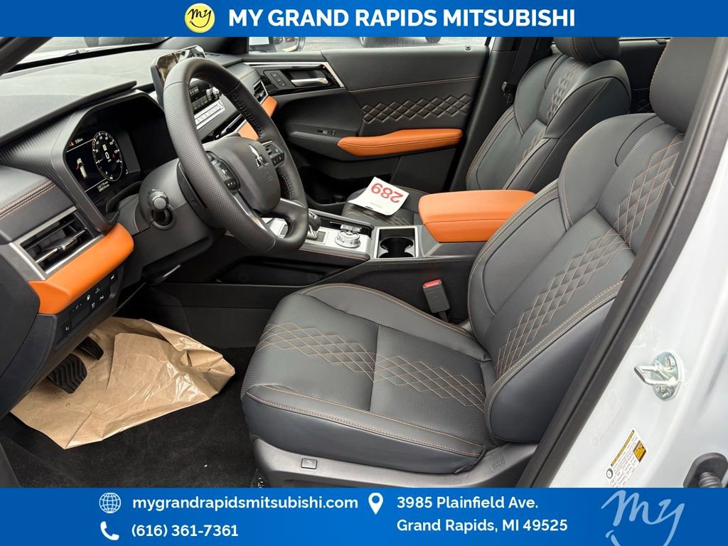 New 2025 Mitsubishi Outlander SEL image 10
