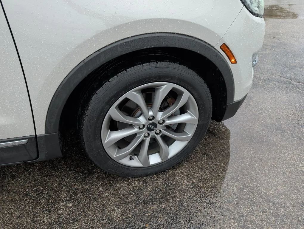 Used 2019 Lincoln MKC Select w/ Select Plus Package FWD image 16