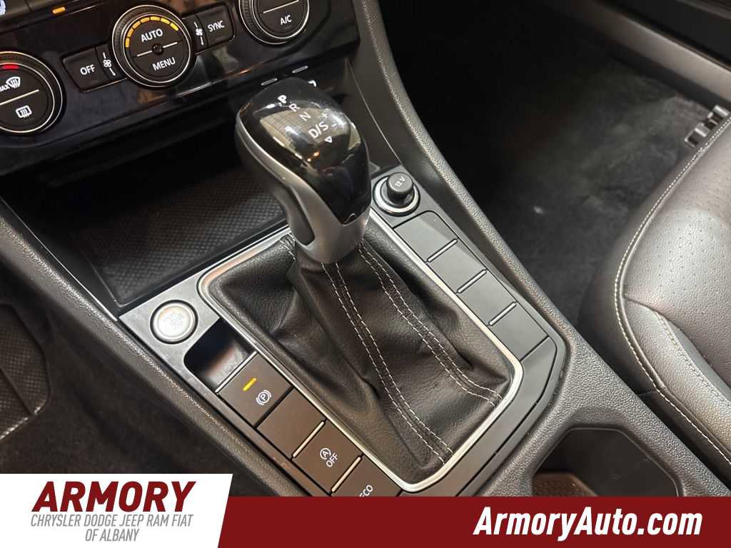 Used 2024 Volkswagen Jetta SE image 18