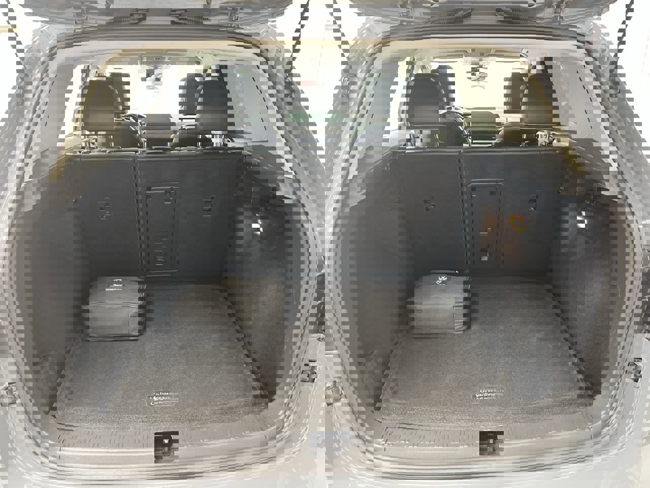 Used 2022 Volkswagen Taos SEL image 31