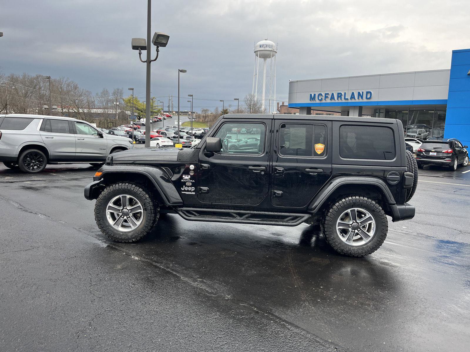 Used 2019 Jeep Wrangler Unlimited Sahara w/ Safety Group image 2