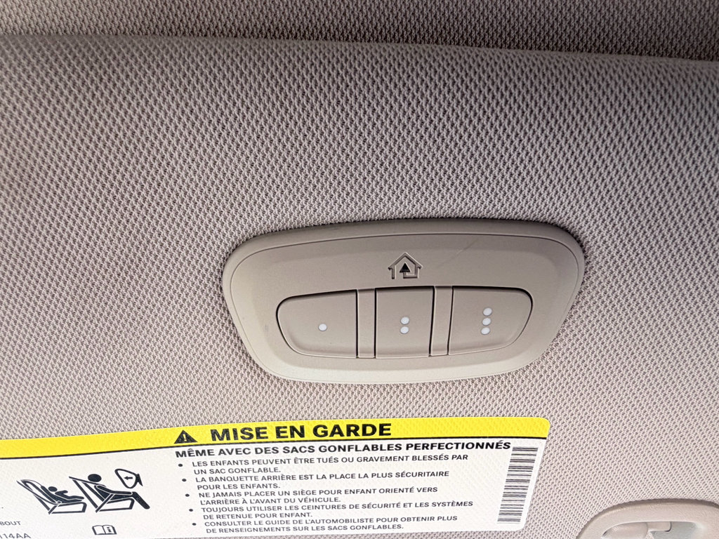 Used 2022 Chrysler Pacifica Touring-L FWD image 13