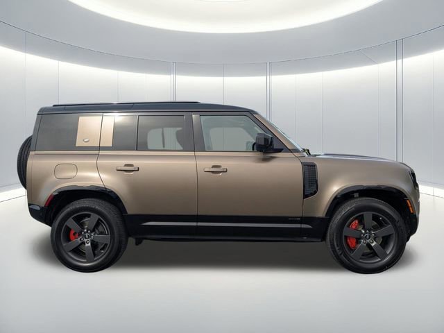 Certified 2020 Land Rover Defender 110 X AWD/4WD image 6