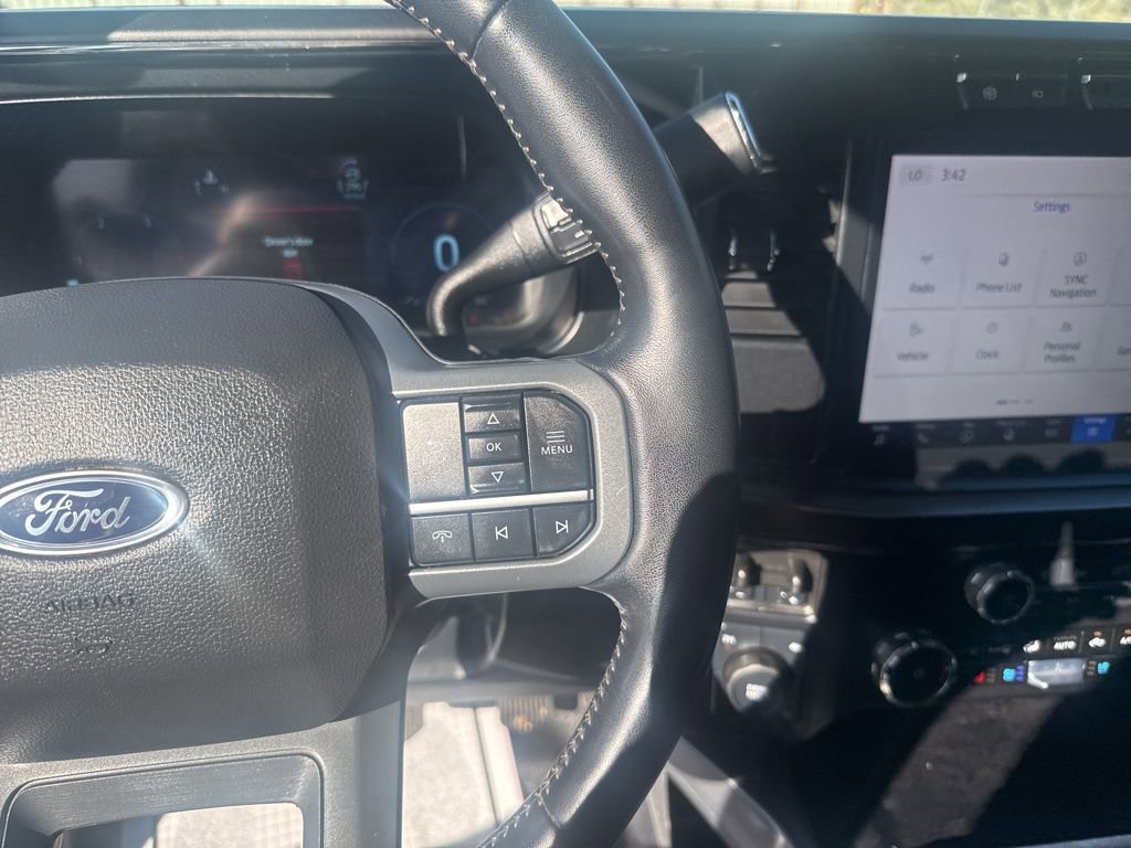 Used 2024 Ford F350 Lariat w/ FX4 Off-Road Package image 18