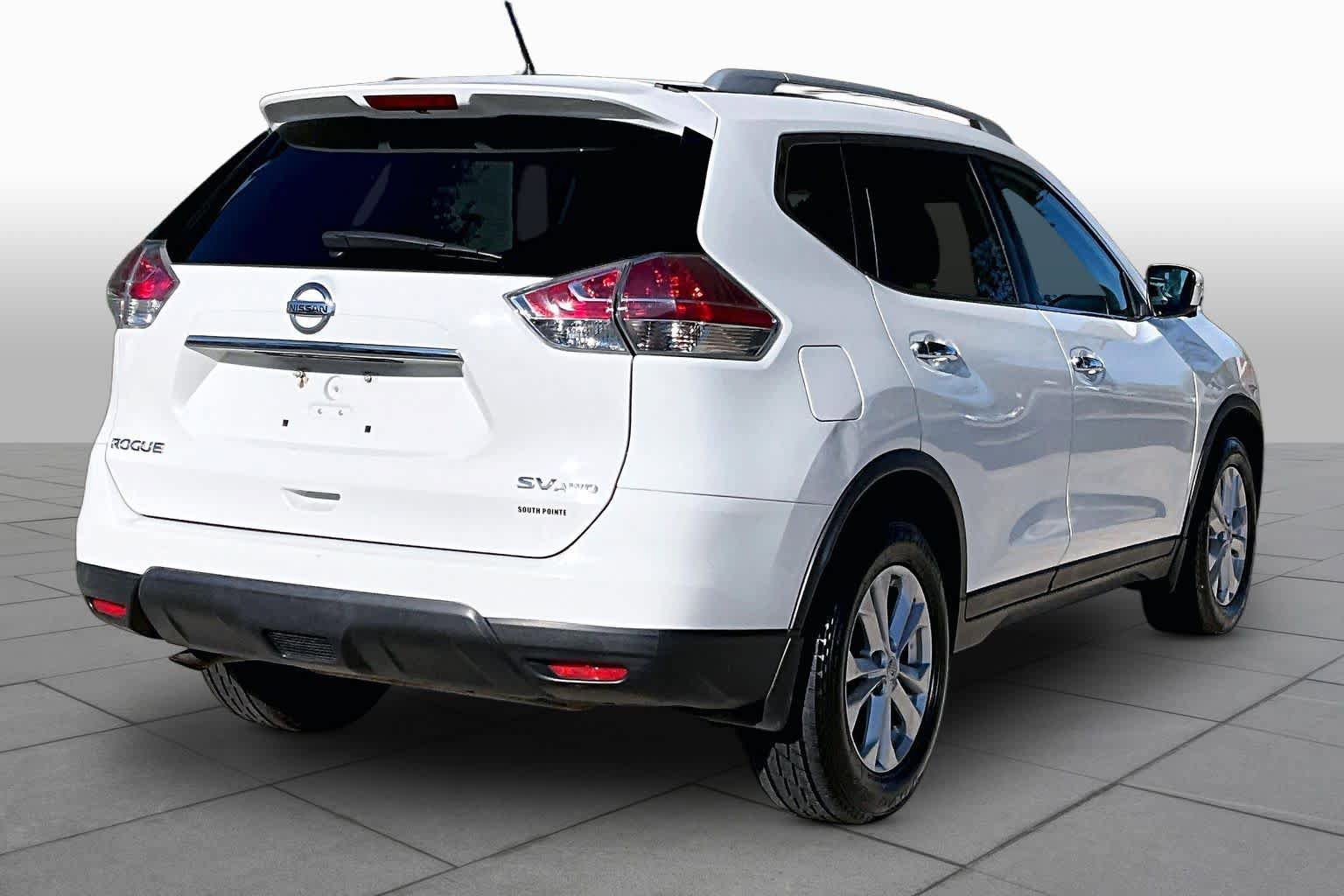 Used 2016 Nissan Rogue SV w/ SV Premium Package AWD/4WD image 13