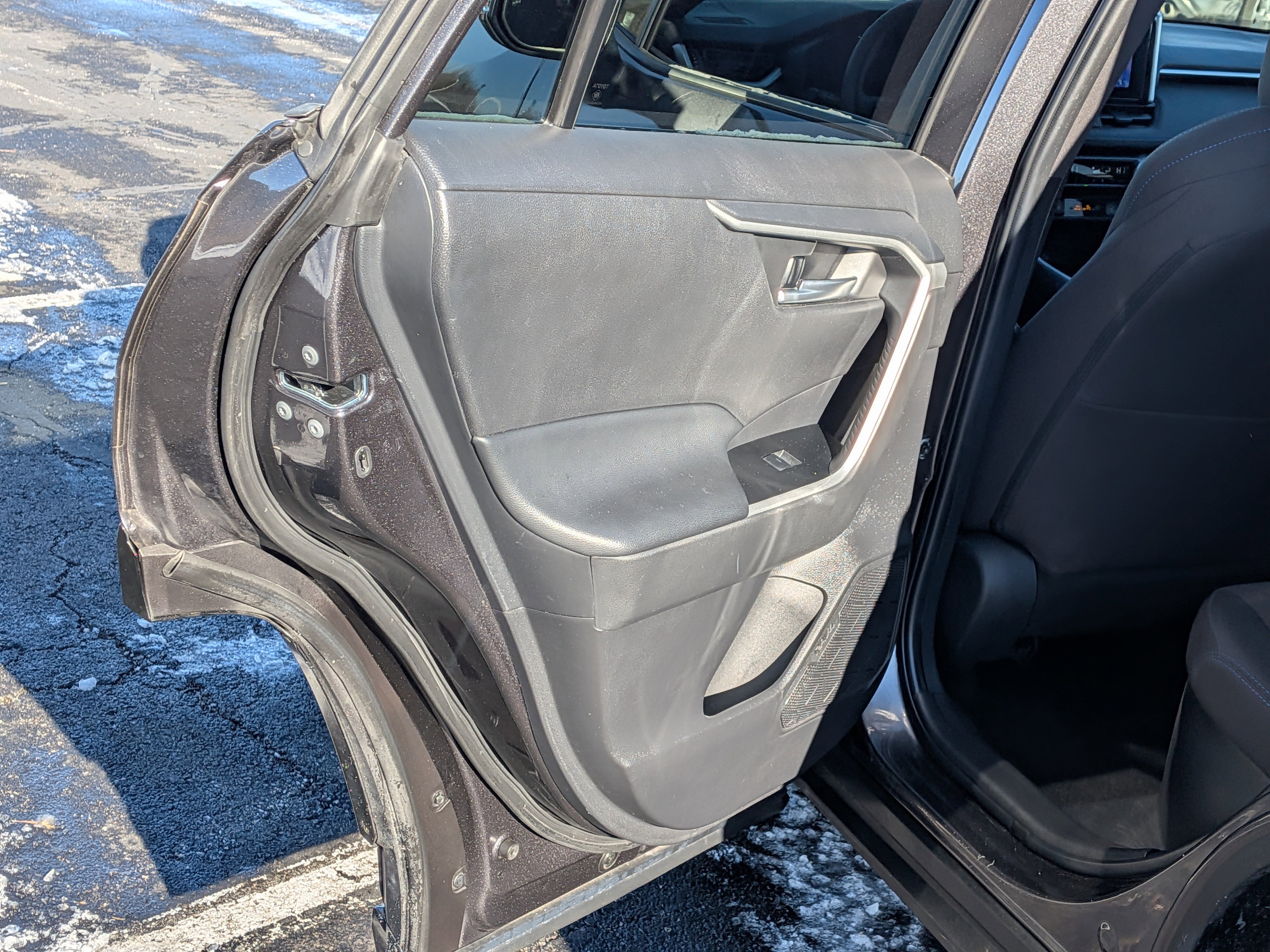 Used 2023 Toyota RAV4 SE image 22