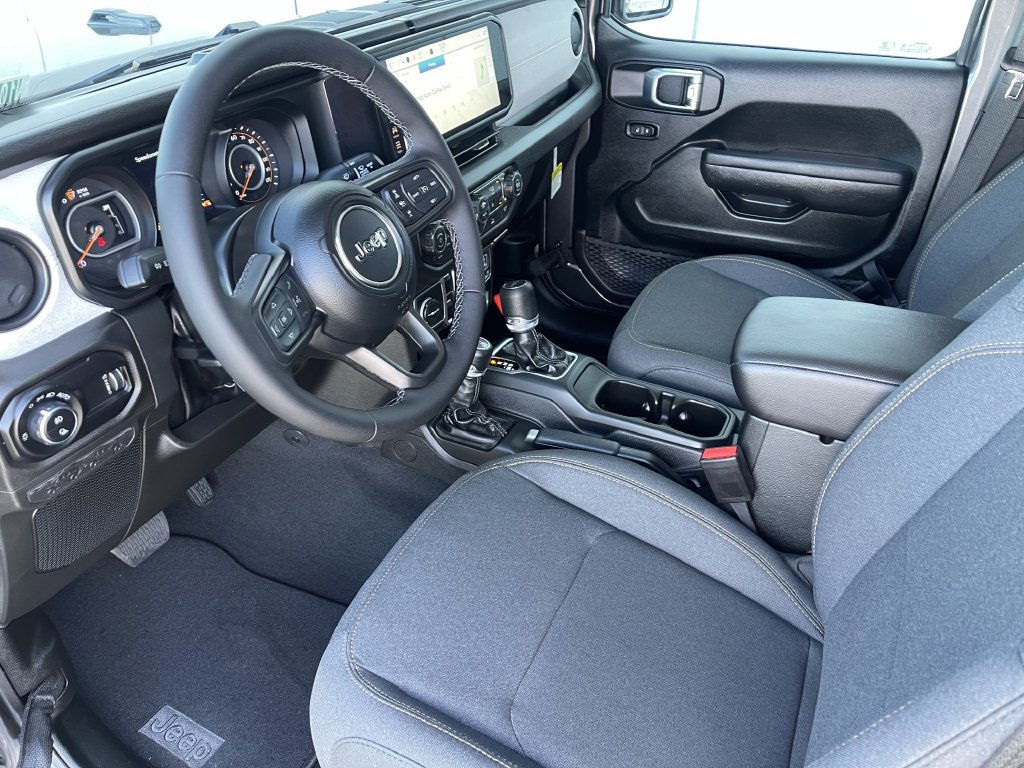 New 2026 Jeep Gladiator Sport AWD/4WD image 14