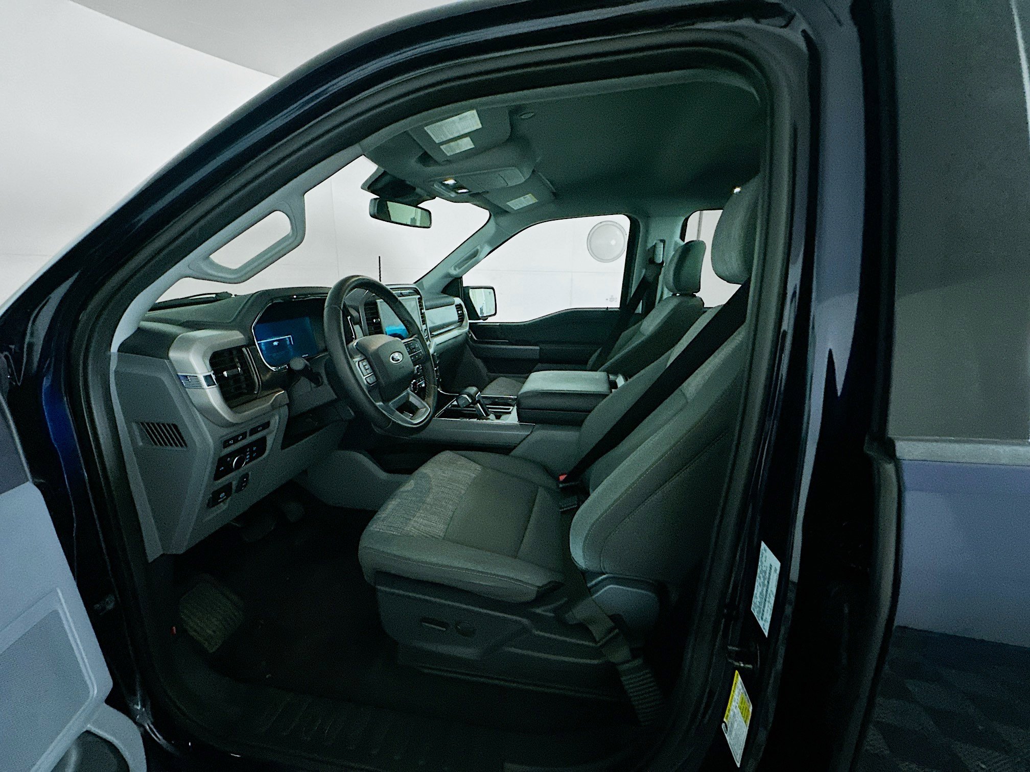 Used 2023 Ford F150 Lightning XLT image 13