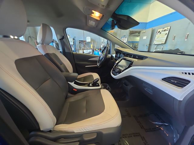 Used 2021 Chevrolet Bolt Premier w/ Infotainment Package image 26