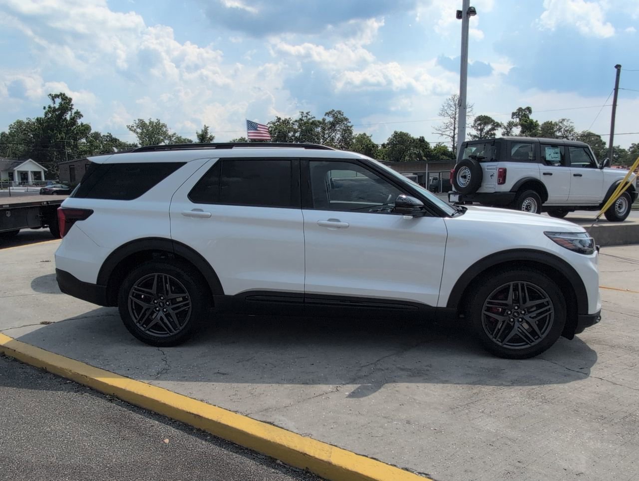 New 2025 Ford Explorer ST w/ Sun And Sound Package image 3