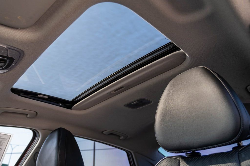 Used 2023 Hyundai Elantra Limited image 24