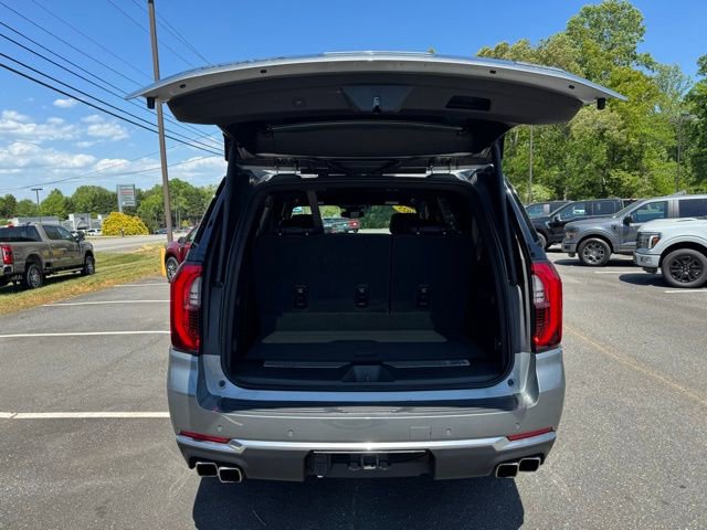 Used 2025 GMC Yukon Denali AWD/4WD image 8